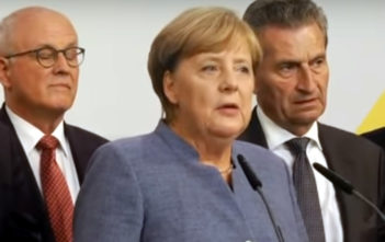 Thủ tướng Angela Merkel đứng trước khó khăn trong thành lập chính phủ