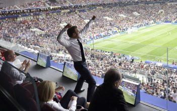 TT Pháp: Ông Putin tổ chức World Cup ‘hoàn hảo’