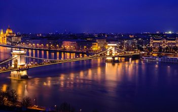Thưởng thức tinh tế: Danube xanh và Sóng Danube, hai tuyệt tác âm nhạc trên dòng sông huyết mạch của Châu Âu