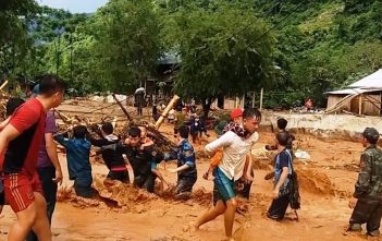 Thanh Hóa: Mường Lát bị cô lập, BĐBP sát cánh cùng dân vượt qua lũ dữ