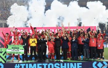 Tuyển Việt Nam vô địch AFF Cup sau chiến thắng chung cuộc 3-2 trước Malaysia