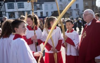 UK: Clergy Members Warn Anti-Christian Hate Crime on Rise