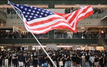 Trung Quốc thề ‘trả đũa’ nếu ông Trump ký dự luật Nhân quyền Hong Kong