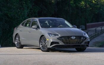 Hyundai Sonata 2020 đắt hơn bản cũ, thêm trang bị