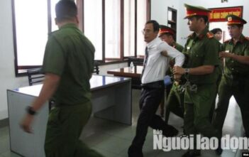 LS Nguyễn Duy Bình: ‘Tôi bị cảnh sát kẹp nách, lôi ra khỏi phòng xử án’