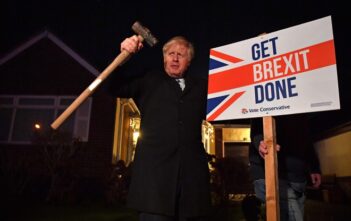 Nữ hoàng Anh ký dự luật Brexit