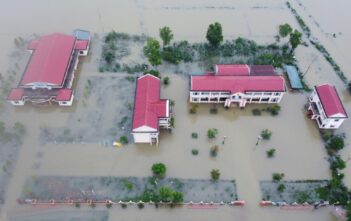 Hơn 80 xã, phường ở miền Trung ngập vì mưa lũ, 9 người chết và mất tích