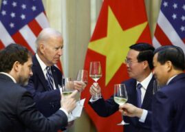 Mỹ-Việt Nam đang đàm phán thoả thuận mua vũ khí có thể khiến Trung Quốc khó chịu